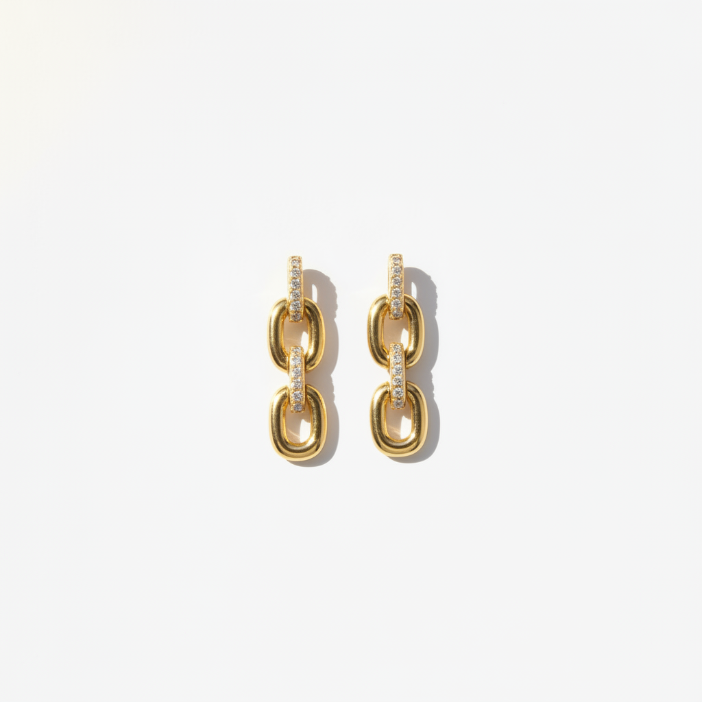 Boucles maillons fond blanc lumière soleil grand recul