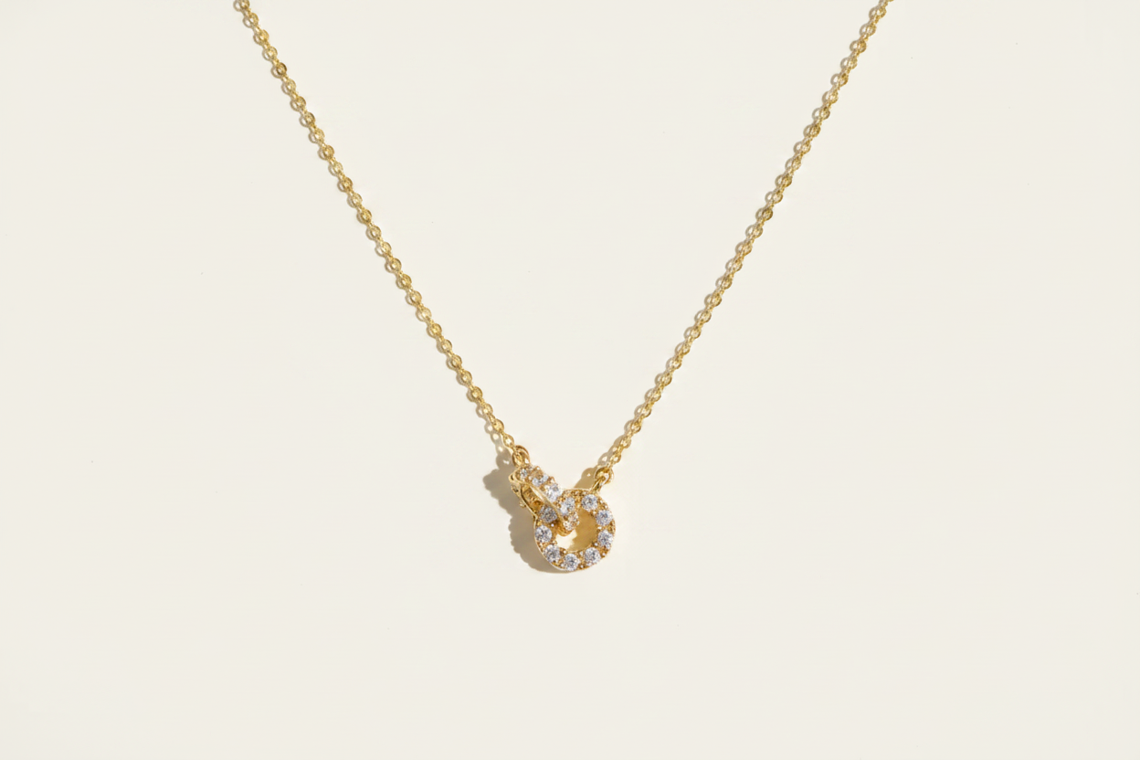 Collier cercle zircon or en V