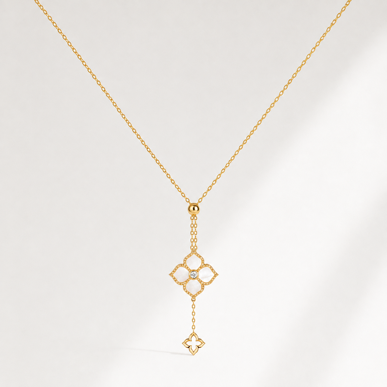 Collier Fleur Nacre  Dorure Or 18k  Argent 925